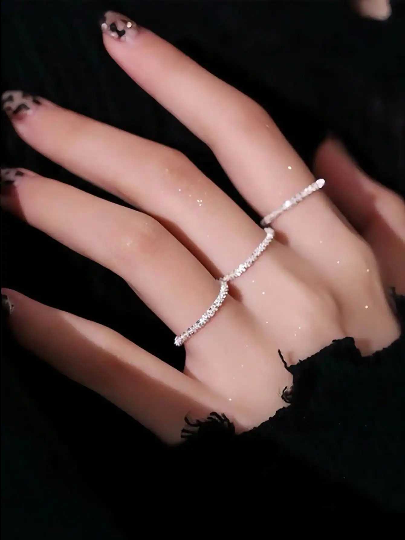 Sparkling Gypsophila Single Ring Womens Sterling Silver Ring Niche Design Closed Stacked Super Flash Chain Ring H260328