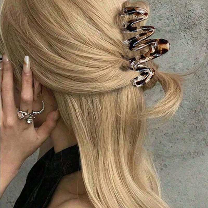 Womens Wavy High Glossy Amber Brown 11cm/433in Large Lightweight Plastic Hair Clip Elegant and Minimalistic Hair Accessories H260328