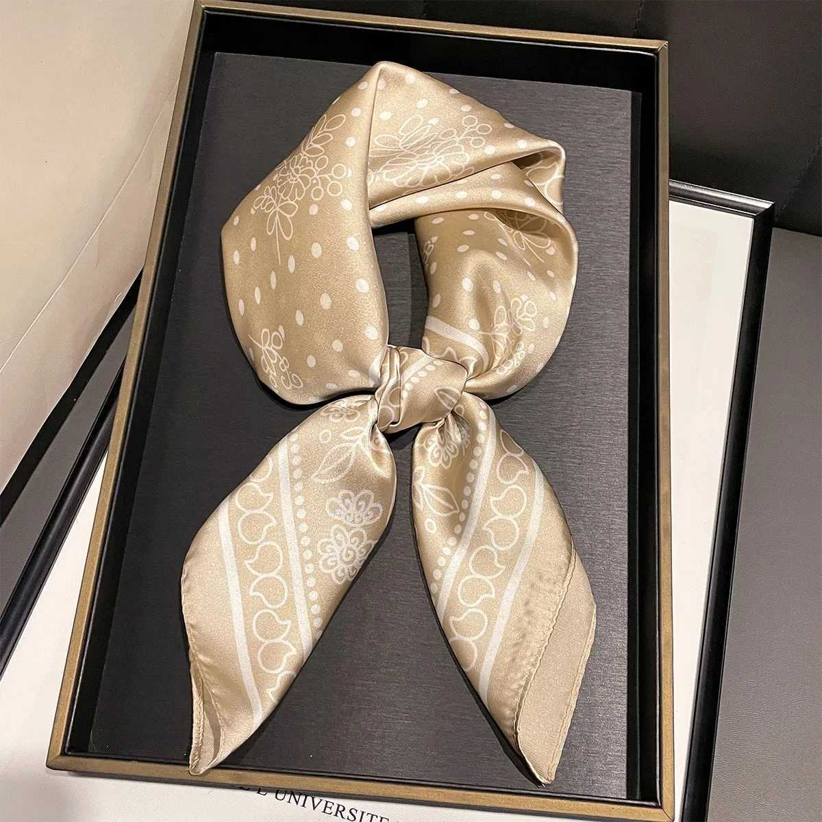 2026 New Paisley Print Silk Square Scarfs for Wen Decorate scarf Neck Tie Kerchief Lady Hijab Fem Wraps Soft Scarf X260328