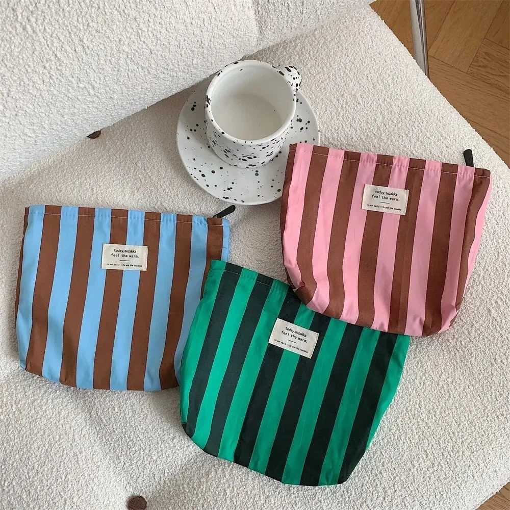 Contrast Color Womens Stripe Storage Bags Cute Large Capacity Female Cosmetic Bag Makeup Case Canvas Clutch Purse Handbags D260328
