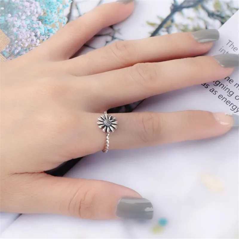 New Simple Personality Small Daisy Flower 925 Sterling Silver Jewelry Sunflower Retro Thai Silver Exquisite Opening Rings TYB453 H260328
