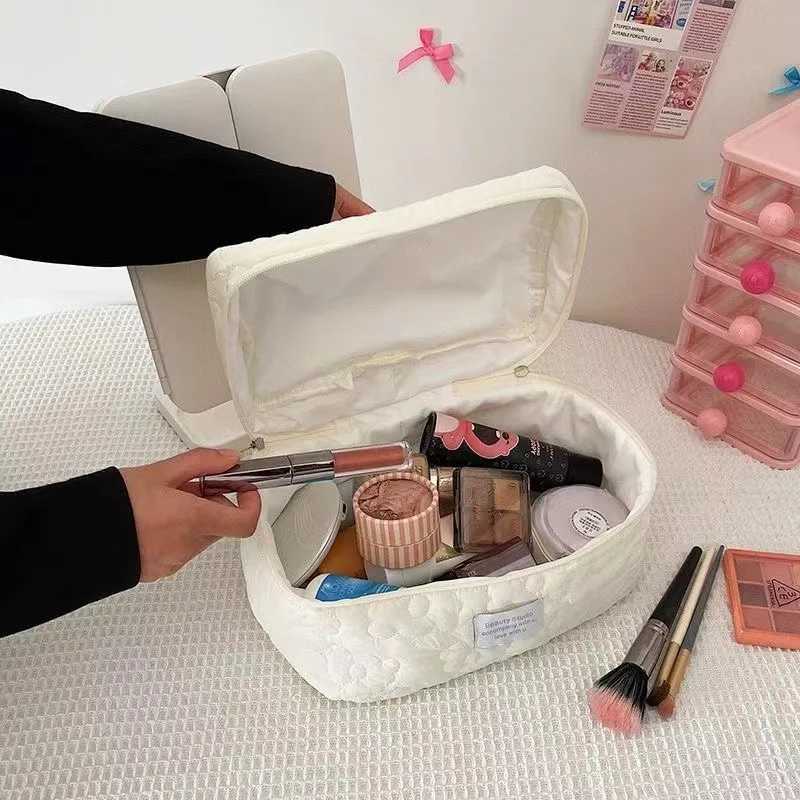 Women Portable Large Capacity Makeup Bag Travel Toiletry Cosmetic Bag Girls Skincare Makeup Brushes Storage Bag D260328