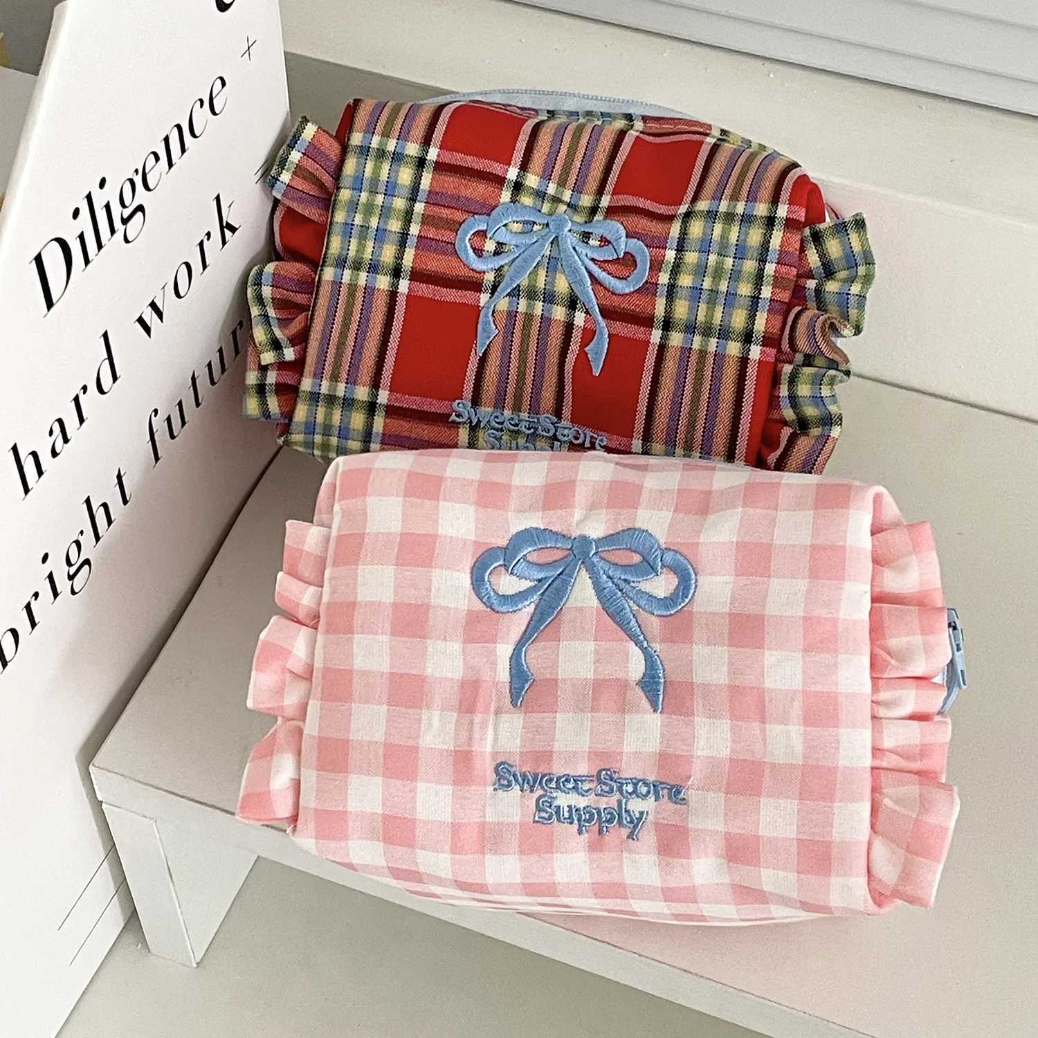Kawaii Cosmetic Bag Plaid Bow Makeup Bag Cute Small Bag Girls Sweet Style Ruffled Makeup Trousse Maquillage Bag Organizer Pouch D260328
