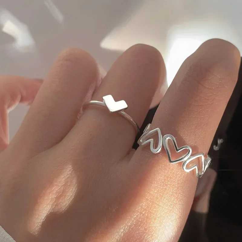 LATS Sweet Cool Silver Color Rings for Women Girl Korea Elegant Simple Smooth LOVE Heart Ring Fashion Jewelry Accessories H260328