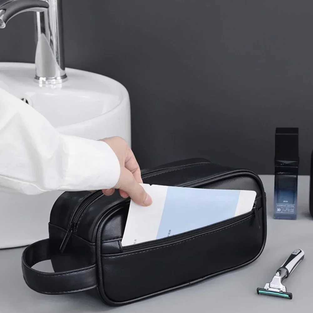 Men Leather Wash Bag Travel Business Trips Portable Cosmetic Bag Large Capacity Multi Pocket Design Handheld Leather Wash Bag D260328