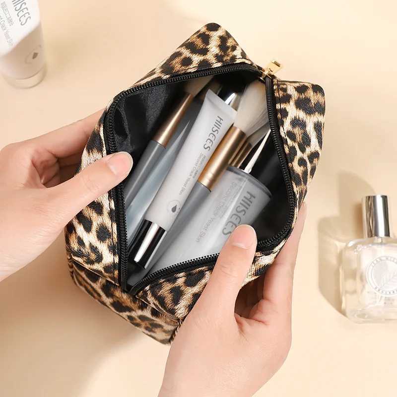 Travel PU Makeup Bag Womens Leopard Large Capacity Portable Zippe Storage Bag Purses Bathroom Washbag Cosmetic Bag D260328