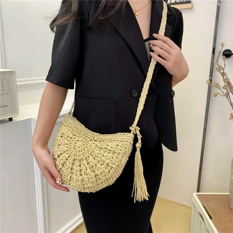 Fashion Semicircle Straw Woven Shoulder Crossbody Bag Travel Small Handbag Ladies Summer Handmade Rattan Tassel Design Beach Bag C260327