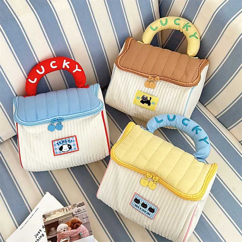 Cute Cottage Makeup Bag for Girls Large Capacity Skincare Storage Bag Portable Handheld Travel Wash Bag D2603281