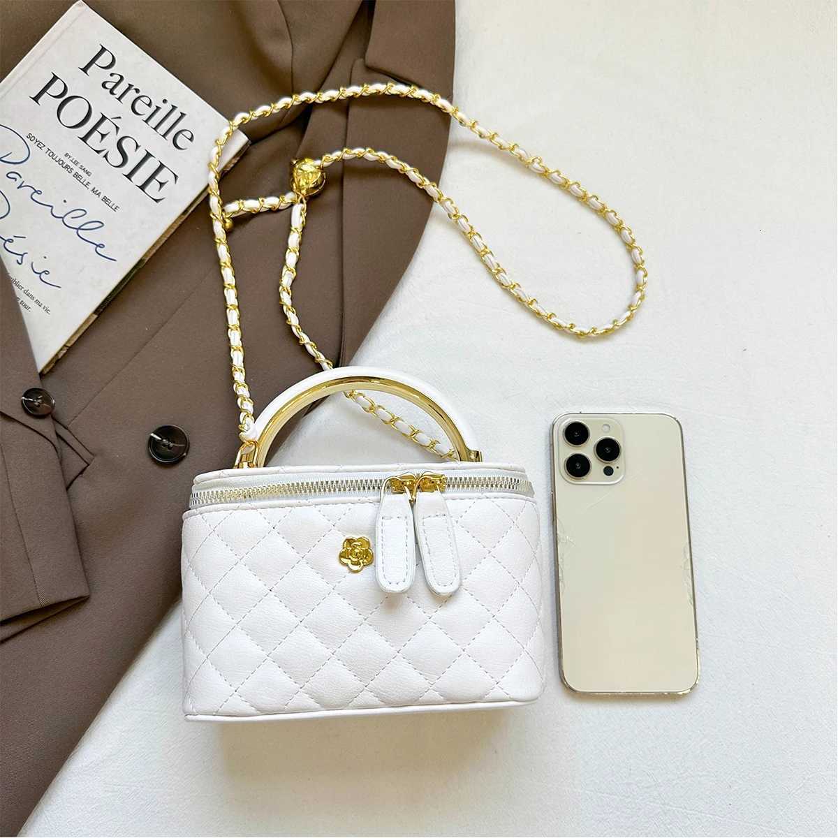 Fashion Shoulder Bag Gold Flower Decor Solid Color Quilting Lightweight Zipper Multifunction Adjustable Strap Daily Commute C260327