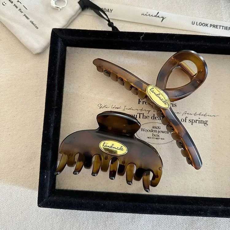 Retro Gold Color Letter Acrylic Hair Claws Clips for Women Hair Clip Trendy Cross Hairpin Korea Hair Accessories Girls Head Wear H260328