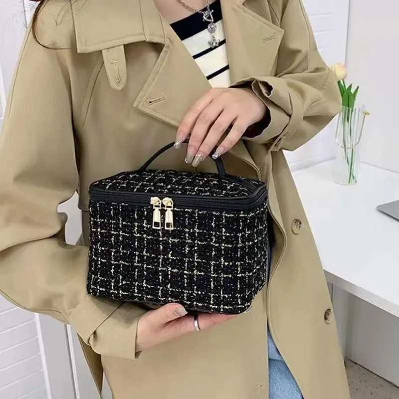Large-Capacity Instagram-inspired New style Ladies Cosmetic Bag Handheld Toiletry Organiser D260328
