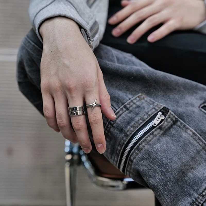 Fashion Retro Silver Color Cross Star Rings for Women Men Punk Gothic Couple Rings Festivals Party Jewelry Daily Accessories New H260328