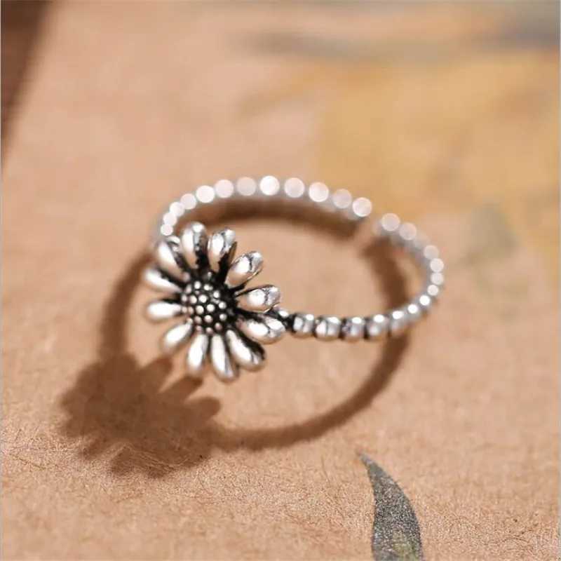 New Simple Personality Small Daisy Flower 925 Sterling Silver Jewelry Sunflower Retro Thai Silver Exquisite Opening Rings TYB453 H260328