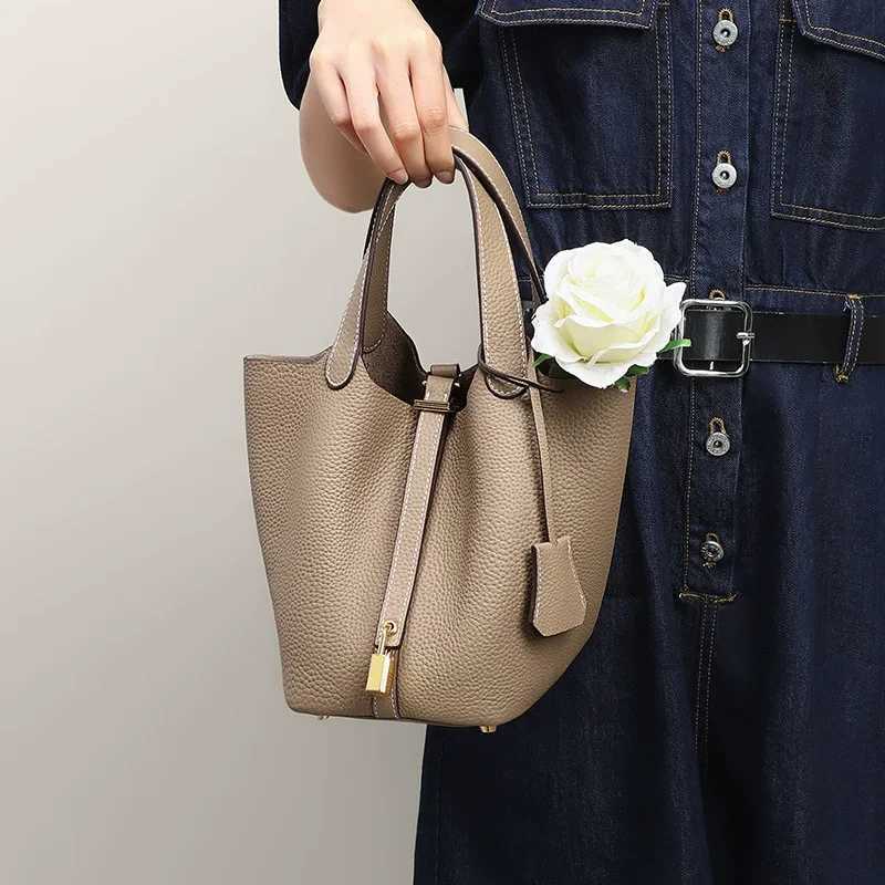 Top Grain Cowhide Women Bucket Handbag Basket Tote Genuine Leather Shoulder Crossbody Luxury Commuter Chic Fashion Trend C260327