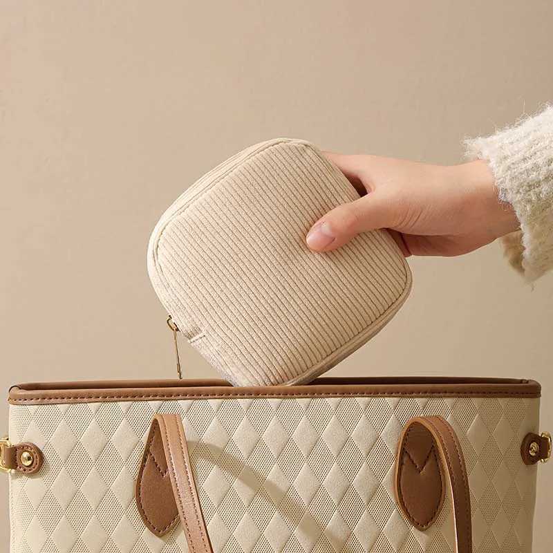 Fashion Makeup Lipstick Sanitary Napkins Case Mini Cosmetic Storage Pouch Women Ins Travel Organizer Bags Small Pouch 2025 D260328