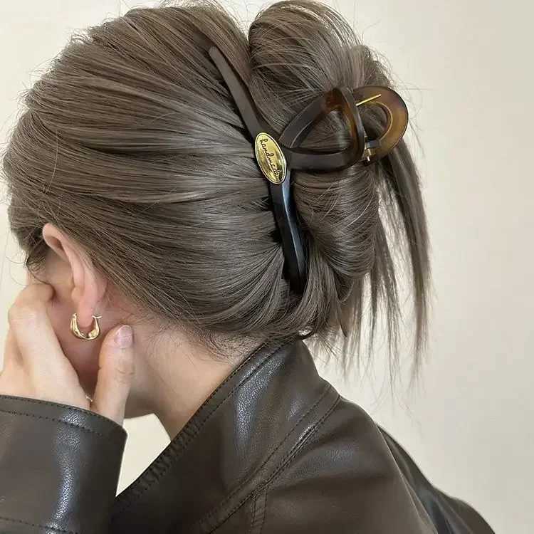 Retro Gold Color Letter Acrylic Hair Claws Clips for Women Hair Clip Trendy Cross Hairpin Korea Hair Accessories Girls Head Wear H260328