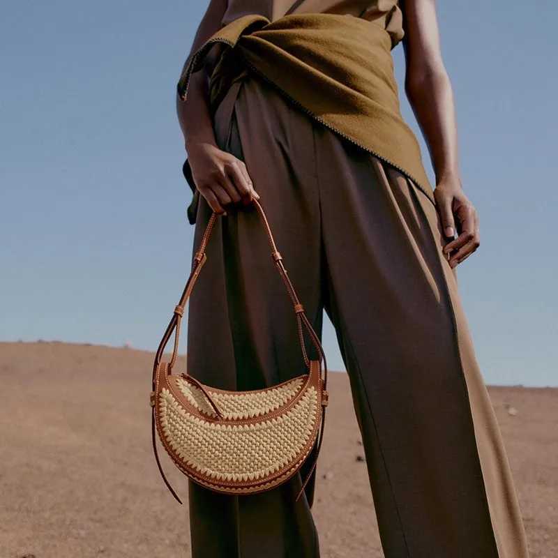 Womens Woven Tote Bag Large Capacity Straw Beach Handbag Simple Casual Shoulder Bag for Summer C260327