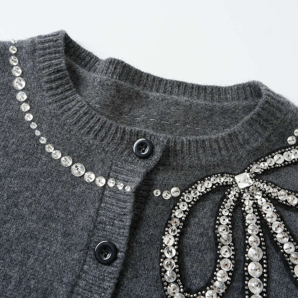 2026 autumn new designer k30 slim fit elegant gray heavy rhinestone bow long sleeved CC fashionable knitted cardigan top