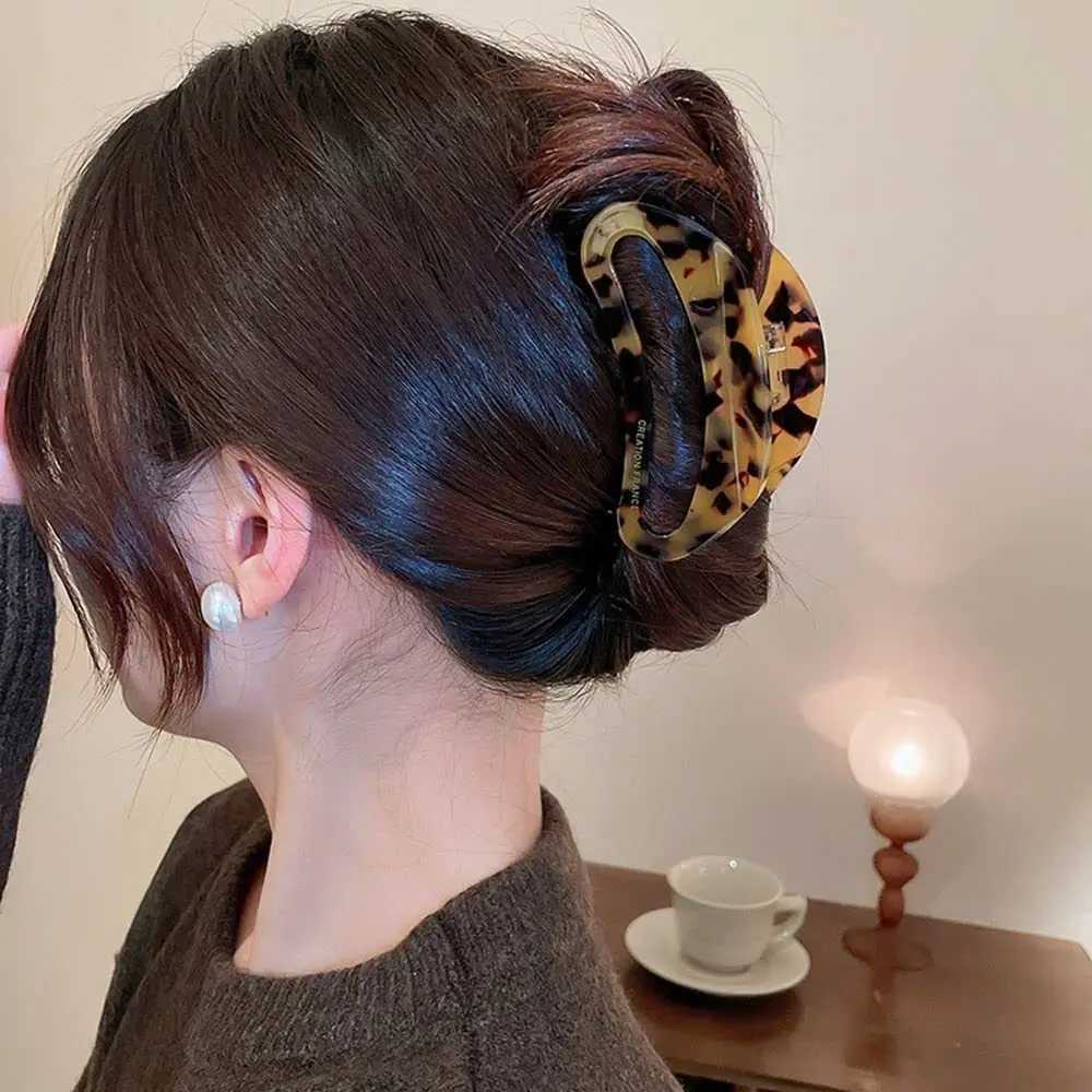 DuoShang French Vintage Hollow Curved Large Hair Claw Acetate Claw Clips Leopard Print Crab Hair Clip for Women Hair Accessories H260328