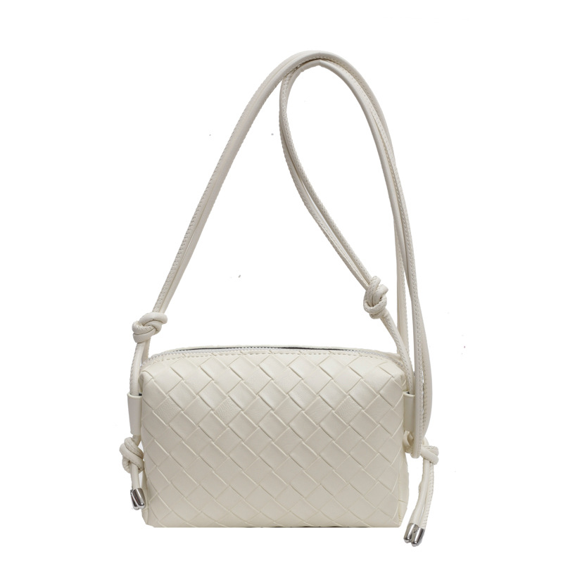 2026 new handbag, fashionable, simple, chic, single shoulder luxury handbag, niche design, women's woven bag, fashionable shopping, commuting cro