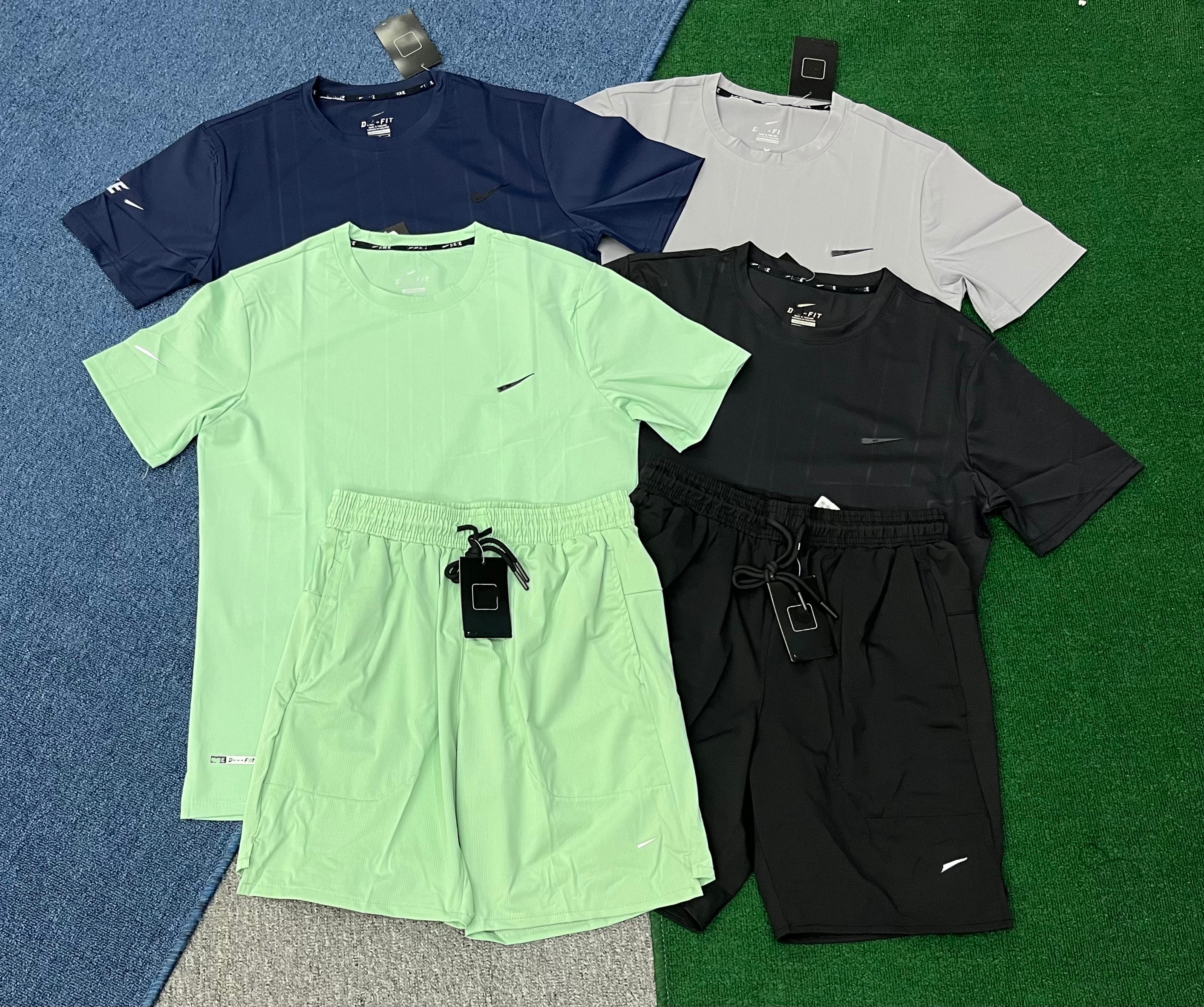 summer Mens Tracksuits Tech Set Designer Tracksuit T Shirts Shorts Two-piece Womens Fitness Suit Print Quick Drying and Breathable