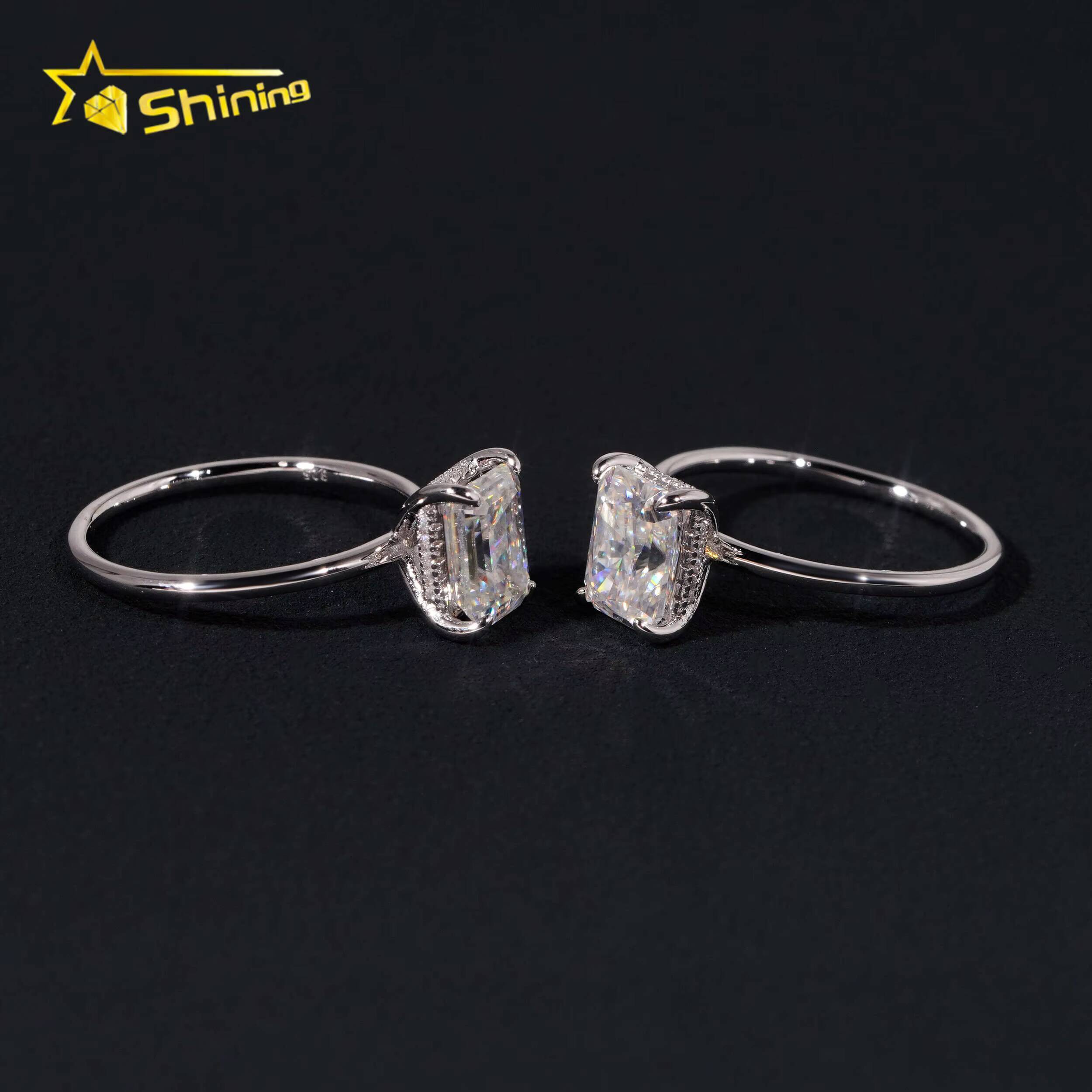 Woman Engagement 4 Prongs 2 Emerald Cut Moissanite Rings 18K Gold Plated Moissanite Jewelry Wholesale