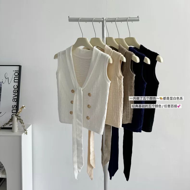 Luxury Brand Designer Clothes White V-Neck Halter Neck Sleeveless T-Shirt For Women, 2026 New Summer Korean Style, Unique And Beautiful Top