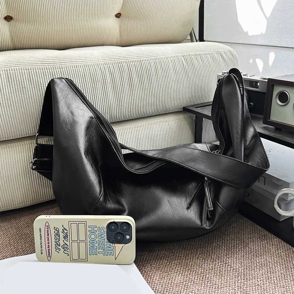 Mens Crossbody Bag Casual Versatile Fashionable Large Capacity Waist Bag Simple Lightweight Outdoor Sports Backpack C260327