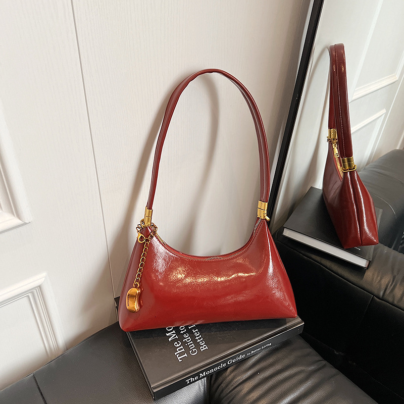Glossy PU Hobo Shoulder Bag Mini Metal Pendant Decor Multi Ways Wear Crossbody Handbag For Daily Dating