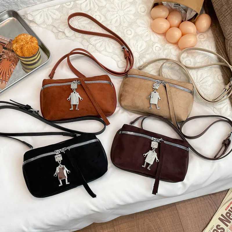 New Fashion Matte Crossbody Bag Fow Women Retro Small Square Shoulder Bag Versatile Faux Suede Solid Zipper Crossbody Bag Female C260327