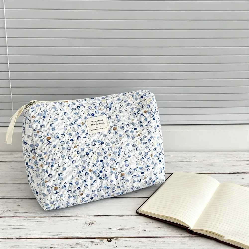 Organizer for Handbag For Traveling Travel Organizers Large Toilet Kit Womens Toiletry Bag Womens Necessaire Pouch Cosmetics D260328