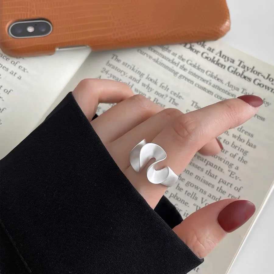 925 Sterling Silver Open Rings for Women Fashion Couple Handmade Matte Lace Irregular Finger Ring Prevent Allergy Jewelry Gifts H260328
