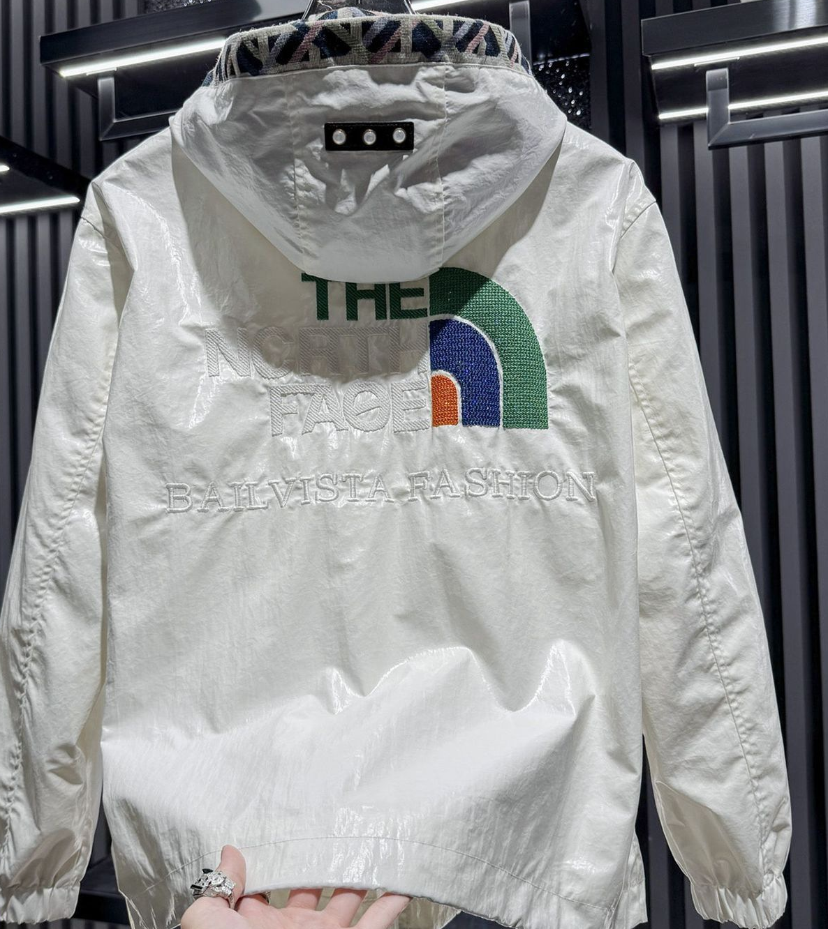 Light Luxury European Goods 2025 New Spring And Autumn Glossy Embroidered Hooded Jacket Brand Handsome Trendy Versatile Men's Coat