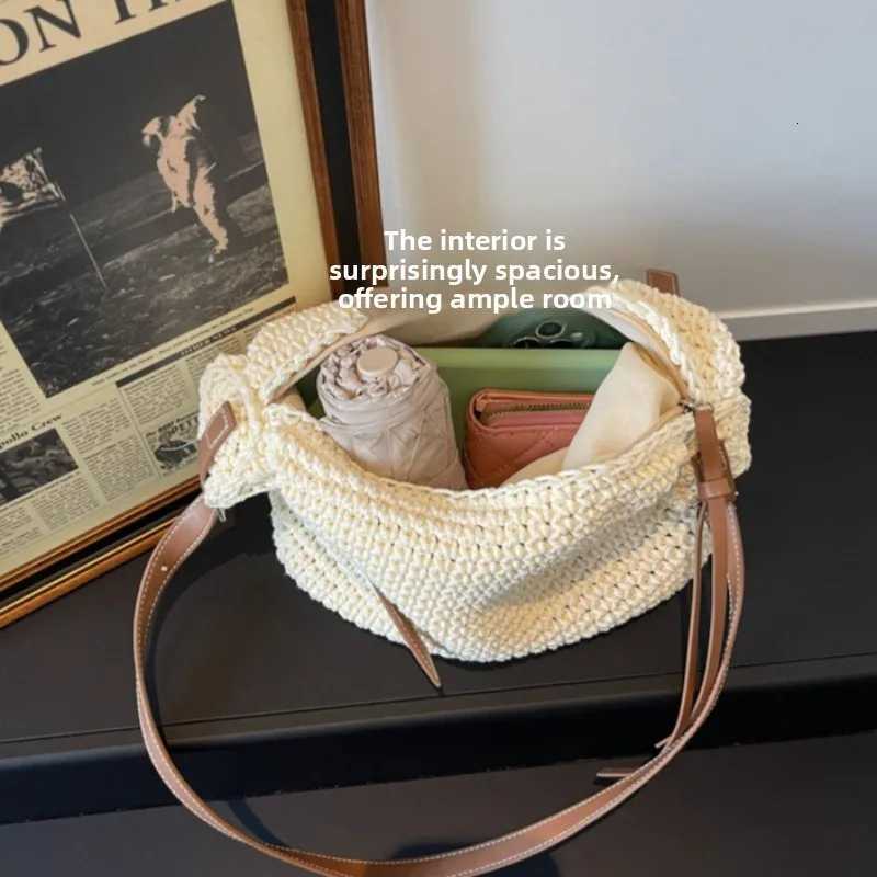 New Large Capacity Straw Crossbody Bags Women Summer Fashionable and Versatile Beach Bag Woven Handbag Casual Shoulder Bag C260327