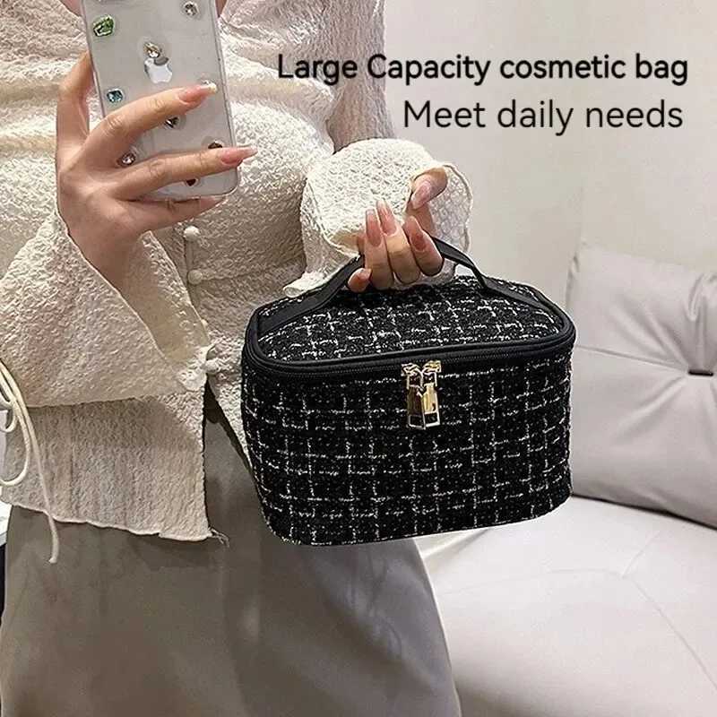 Large-Capacity Instagram-inspired New style Ladies Cosmetic Bag Handheld Toiletry Organiser D260328