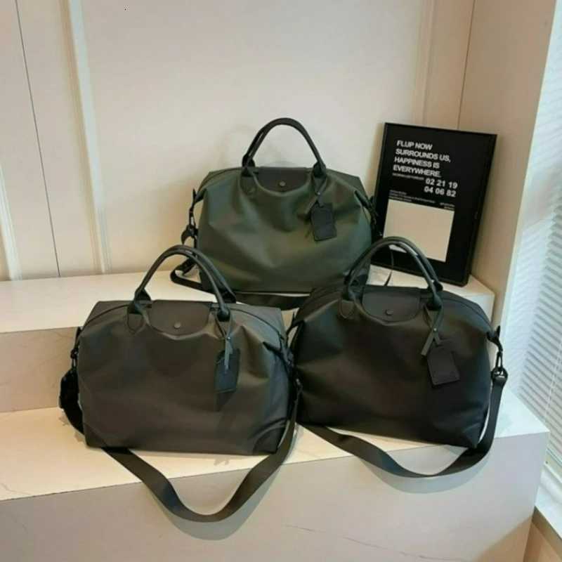 New Womens Yoga Fitness and Travel Bag Large-capacity Waterproof Handbag Fashionable and Versatile Commuting Crossbody Bag C260327