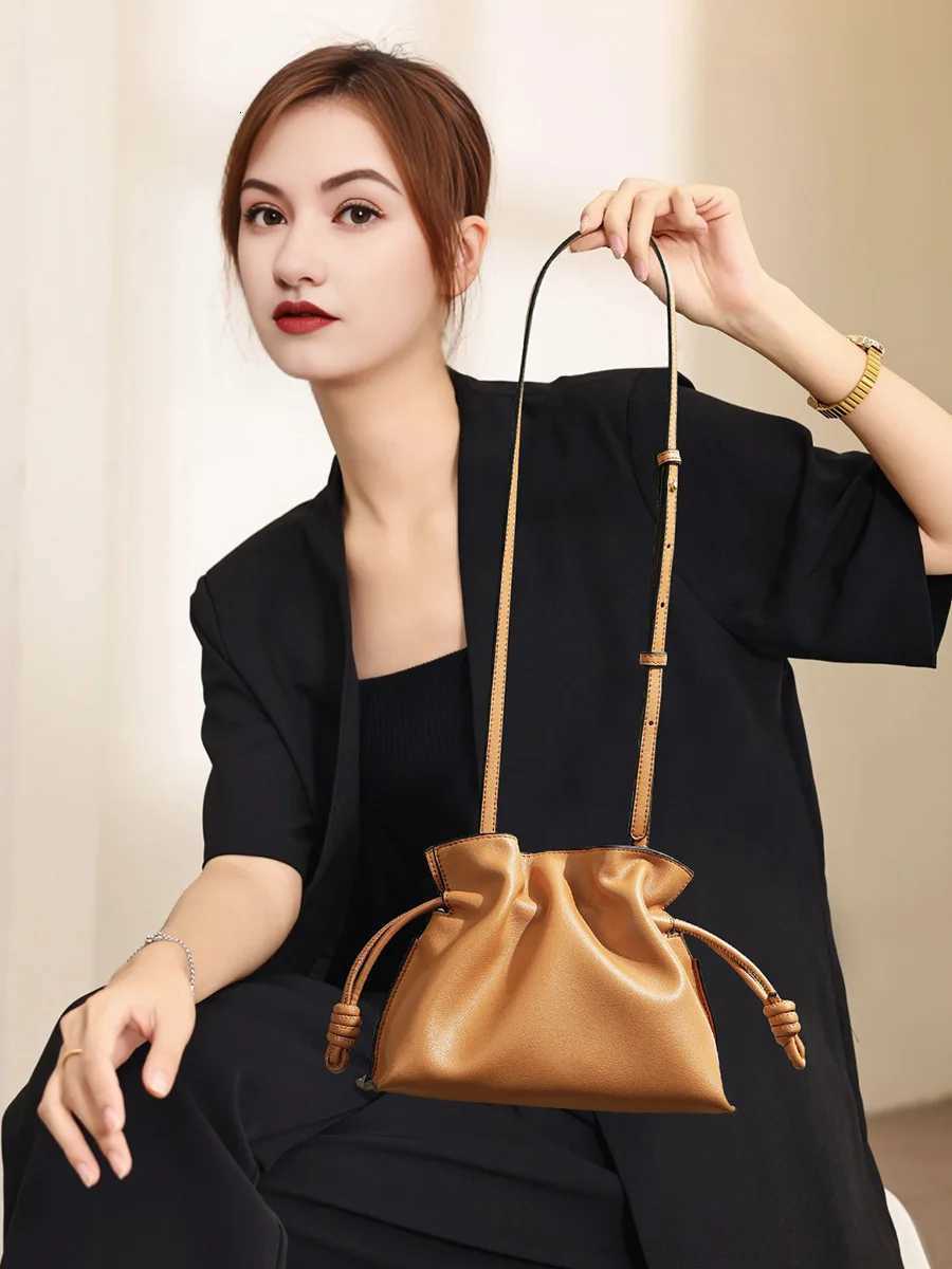 Autumn and winter classic Flamenco fashion lucky bag cloud bag genuine leather drawstring shoulder crossbody bucket bag for wome C260327