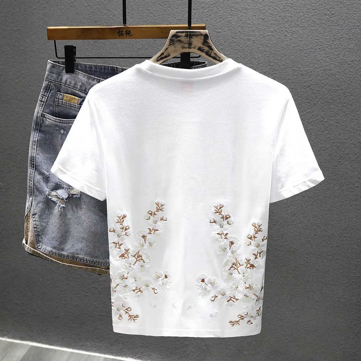 2023 Summer National Trend Embroidered Mens Short-sleeved T-shirt Casual Youth Printed Half-sleeved Undershirt C260326