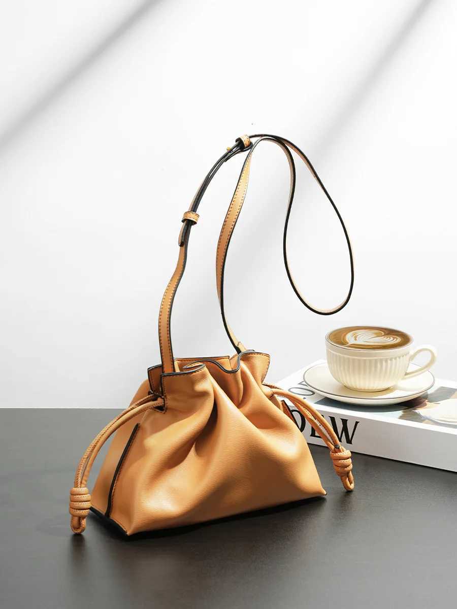 Autumn and winter classic Flamenco fashion lucky bag cloud bag genuine leather drawstring shoulder crossbody bucket bag for wome C260327
