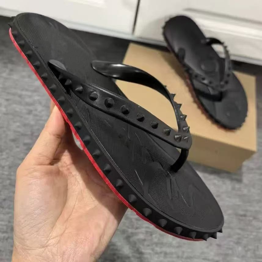 Designer Sandals Slides Red Rivets For Men Women Flip Flops Leather Slippers Fashion Luxury Bottomed Flat Beach Shoes Sneaker Summer size35-46