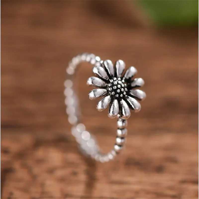New Simple Personality Small Daisy Flower 925 Sterling Silver Jewelry Sunflower Retro Thai Silver Exquisite Opening Rings TYB453 H260328