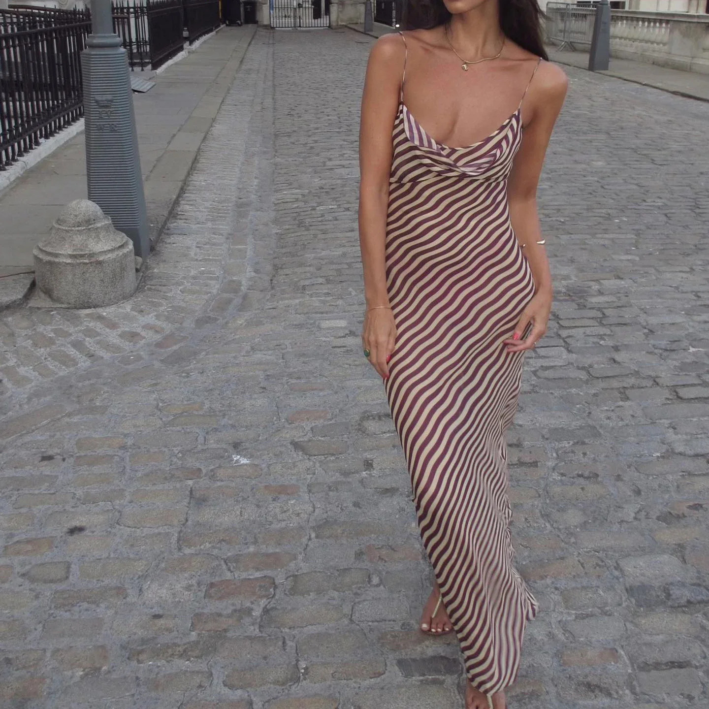 DRC Elegant Brown Striped Print Backless Dresses For Woman Summer Spaghetti Strap Skinny Long Holiday Party Clubwear Dress 260326