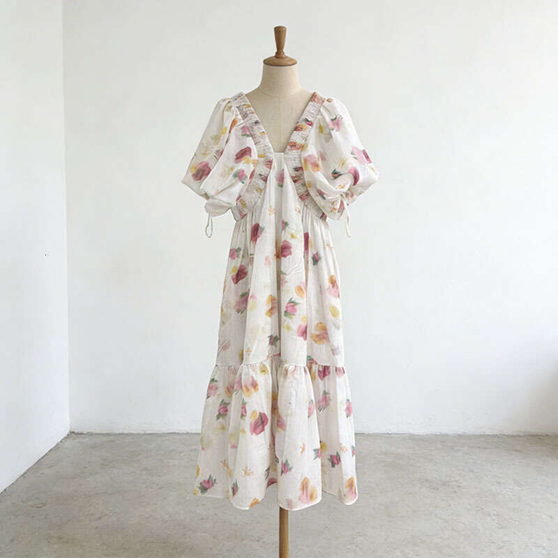 k30 2026 French style small FC fragrance style new designer deep V-neck bubble sleeves high waist A-line large hem printed long skirt