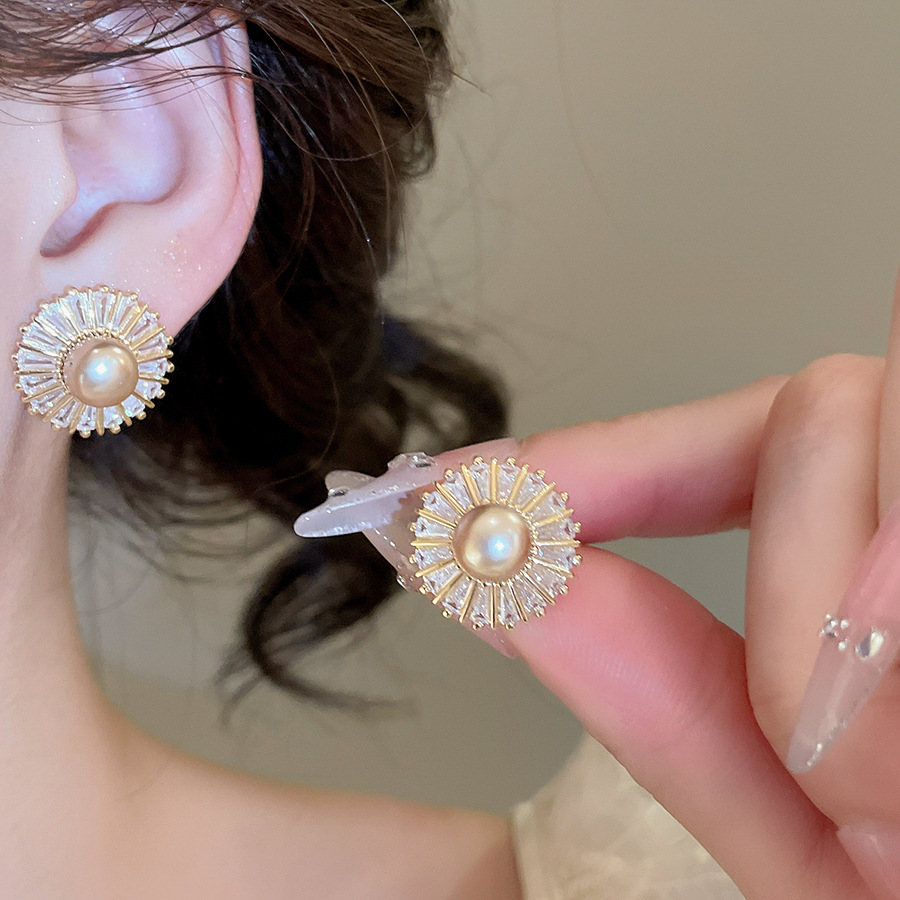 Silver needle zircon round flower pearl vintage simple fashion elegant earrings, light luxury high-end earrings for women - view 3