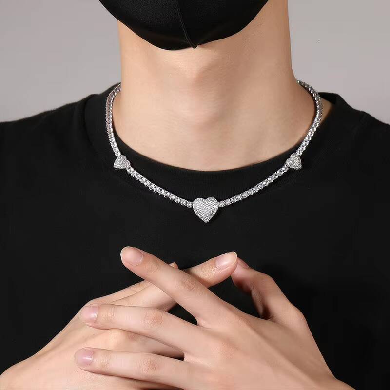 Iced Out Bling Women Unisex Classic Brass 18K Gold Plated Chokers Moissanite VVS Heart Butterfly Charm Party Necklace
