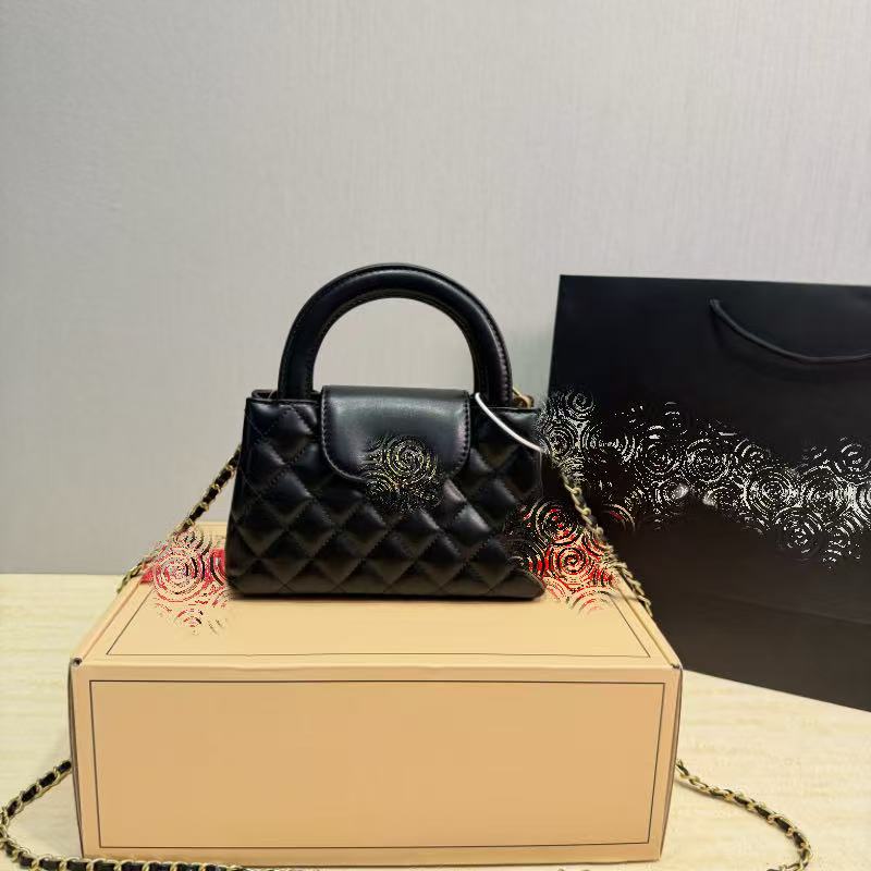 23K Handle Chain Bag Luxury Designer Bag Oil Wax Leather Premium Portable Shoulder Oblique Span Bag 617885