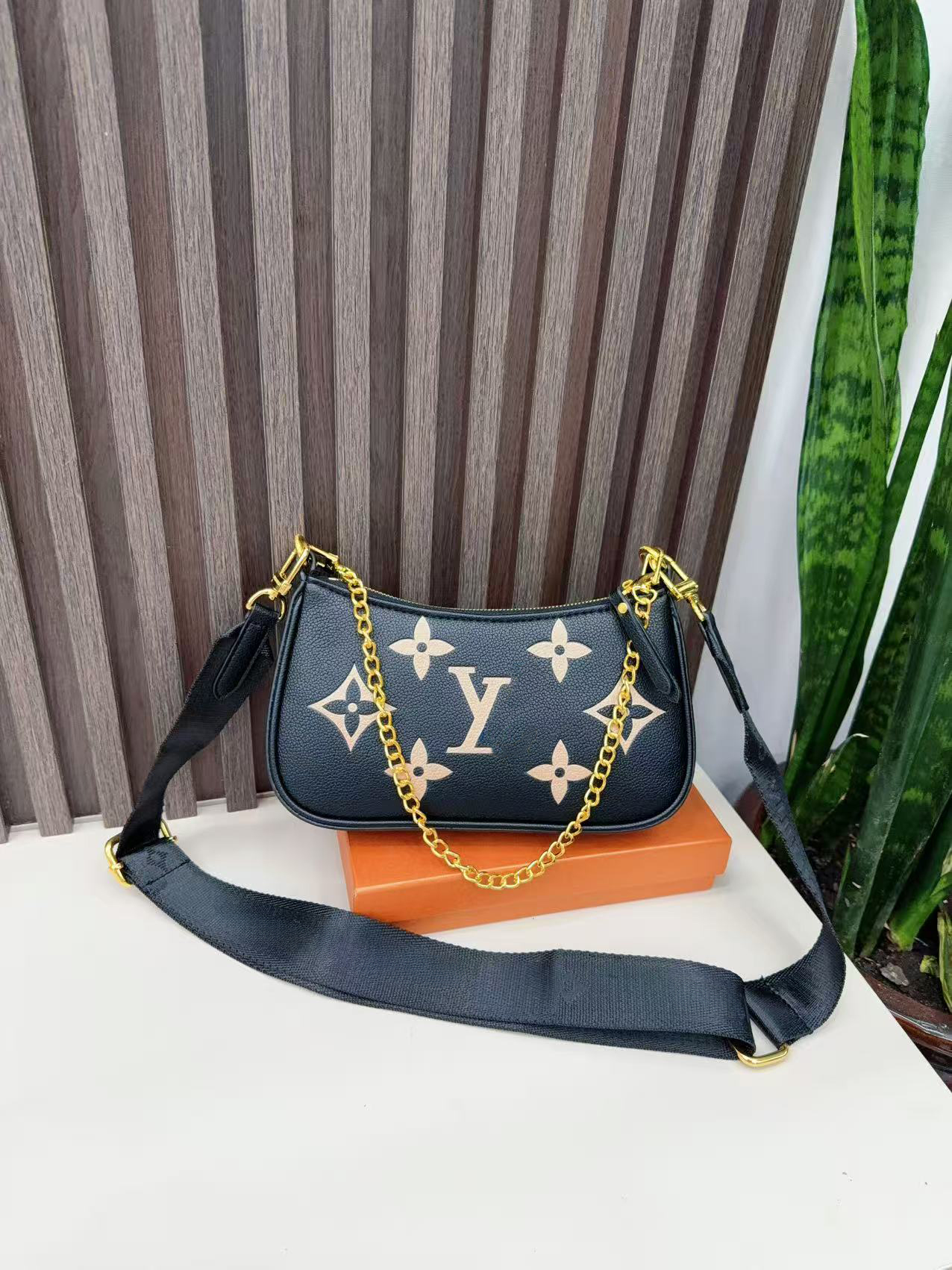 Trendy Monogram & Checkerboard Print Crescent Underarm Bag Shoulder Bag crossbody Bag, with Detachable Gold Chain & Adjustable Strap, Ideal for Dating, Shopping, Travel