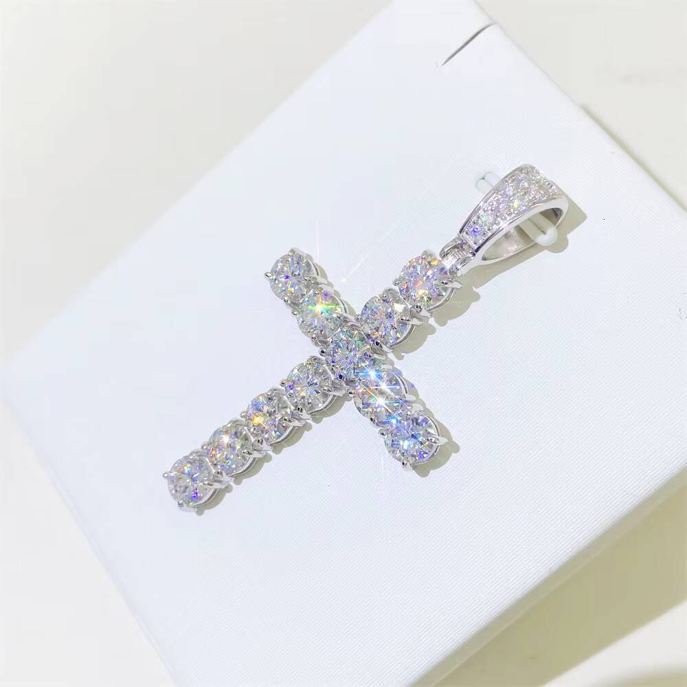 High Quality Hip Hop Rapper Fine Jewelry 925 Sterling Silver Fully Iced Out VVS Moissanite Cross Charm Pendant for Men