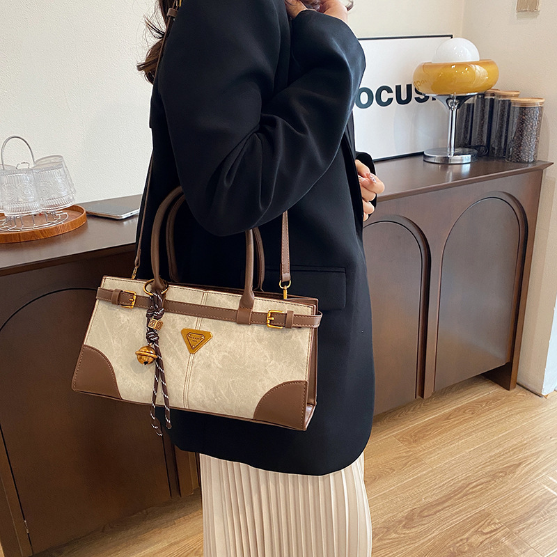 Hot new free shipping designer bags for womens shoulder bags black white blue brown Fashionable and versatile single shoulder crossbody small square b