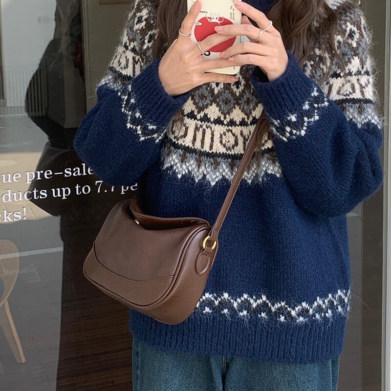 Niche designer bag for women, 2026 new autumn and winter Maillard retro shoulder underarm bag, versatile crossbody dumpling bag